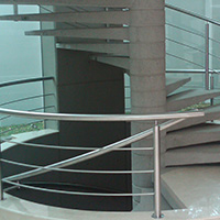 Materiales y diseños de escaleras y barandales.